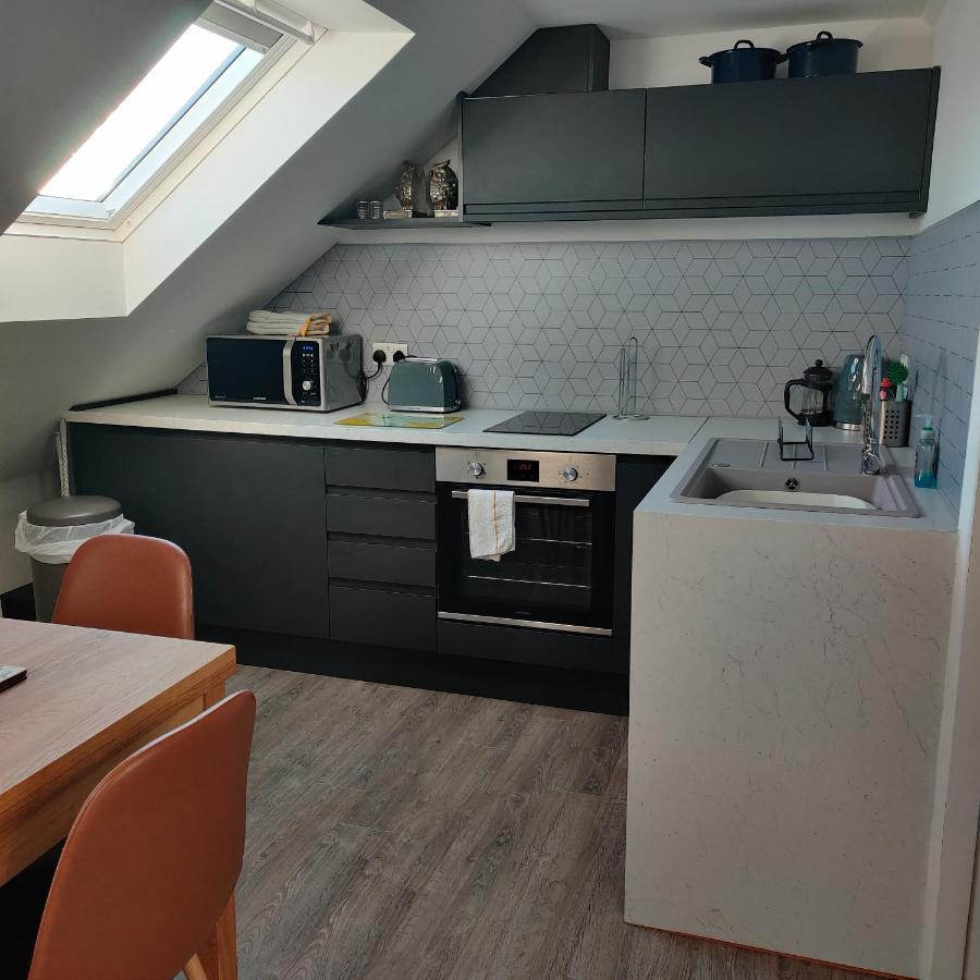 Delightful & Picturesque Modern Detached Apartment, Next To Chester Zoo, Near Park And Ride To City Centre Exterior foto